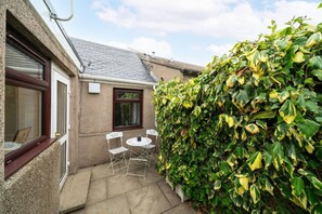 Outdoor dining - Heatherwood Cottage - Central Scone (Scone)