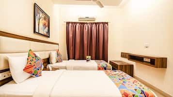 Luxury Suite | Egyptian cotton sheets, premium bedding, in-room safe, free WiFi