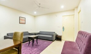 Lobby sitting area - Fabhotel Astra Haven (Bengaluru)