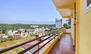 Balcony view - Fabexpress Bzoy Inn (Dehradun)