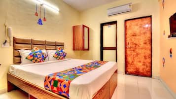 Egyptian cotton sheets, premium bedding, in-room safe, free WiFi