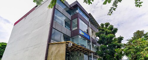 Fabhotel Sr Residency