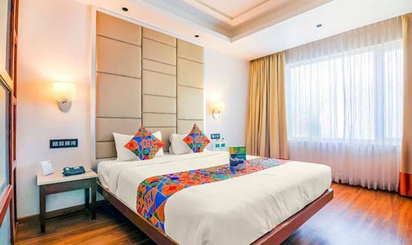 Egyptian cotton sheets, premium bedding, in-room safe, free WiFi