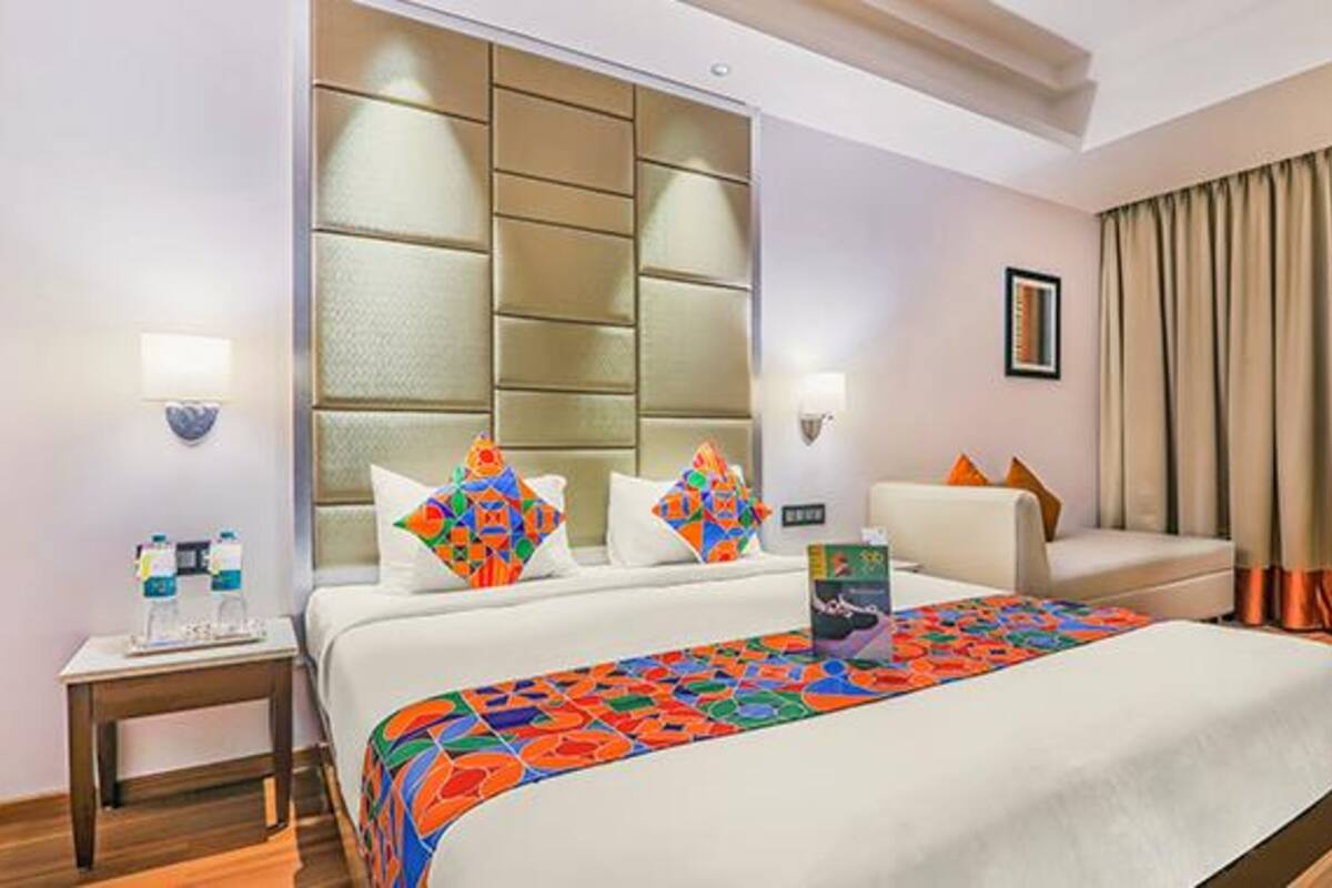 Egyptian cotton sheets, premium bedding, in-room safe, free WiFi