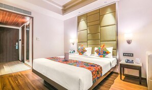 Egyptian cotton sheets, premium bedding, in-room safe, free WiFi