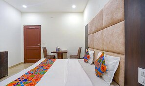 Deluxe Room | Egyptian cotton sheets, premium bedding, in-room safe, free WiFi