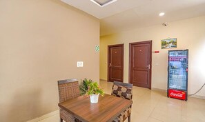 Dagelijks continentaal ontbijt (INR 300 per persoon)