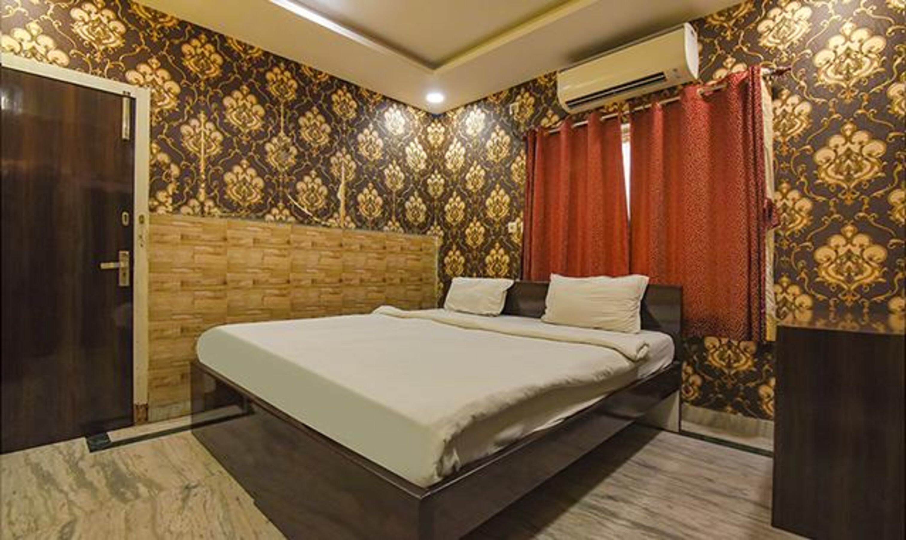 Deluxe Room | Egyptian cotton sheets, premium bedding, in-room safe, free WiFi