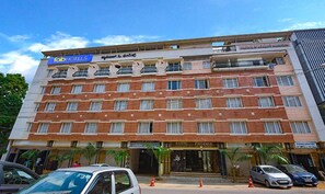 Exterior - Fabhotel Emerald Resort (Bengaluru)