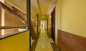 Lobby - Fabhotel Emerald Resort (Bengaluru)