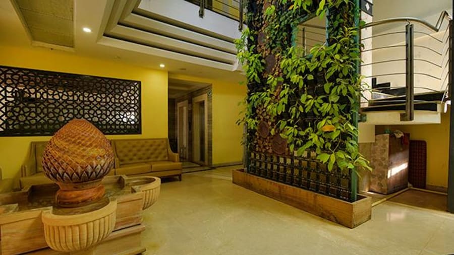 Fabhotel Emerald Resort