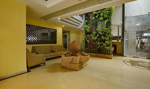 Fabhotel Emerald Resort