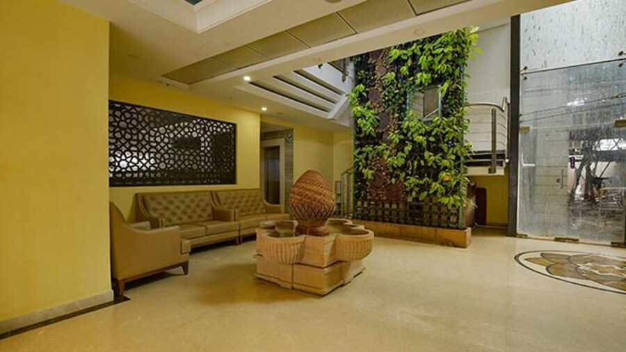 Fabhotel Emerald Resort