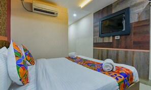 Egyptian cotton sheets, premium bedding, in-room safe - Fabhotel 9Th Street (Bhubaneshwar)