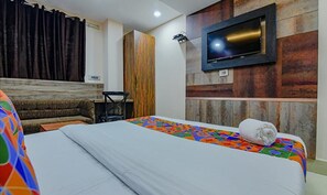 Egyptian cotton sheets, premium bedding, in-room safe - Fabhotel 9Th Street (Bhubaneshwar)