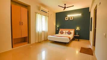 Rom – deluxe | Sengetøy i egyptisk bomull, sengetøy av topp kvalitet og safe på rommet