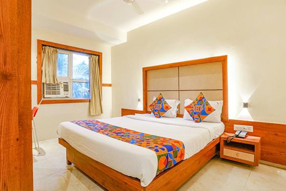 Egyptian cotton sheets, premium bedding, in-room safe