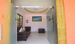 Lobby - Fabhotel Kakati (Guwahati)