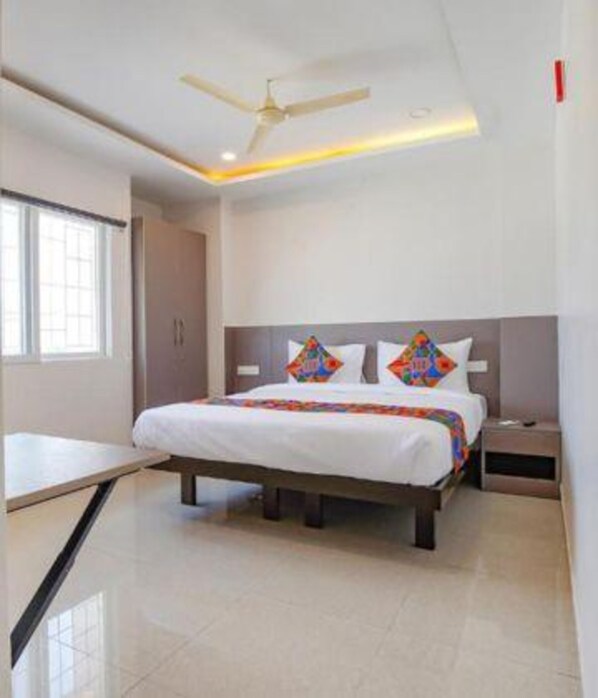 Egyptian cotton sheets, premium bedding, in-room safe, free WiFi