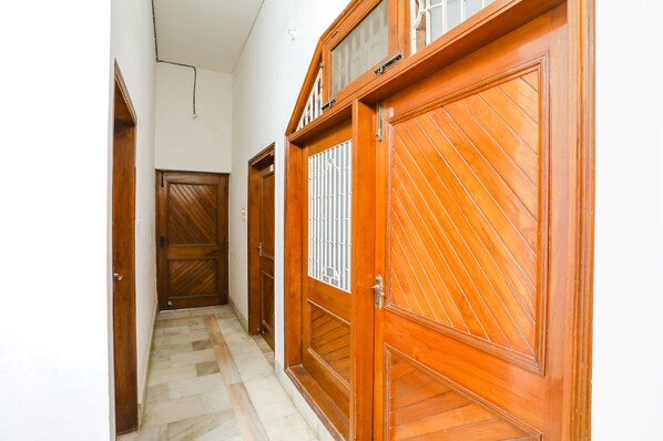 Lobby - Fabexpress Prashansa Palace (Varanasi)