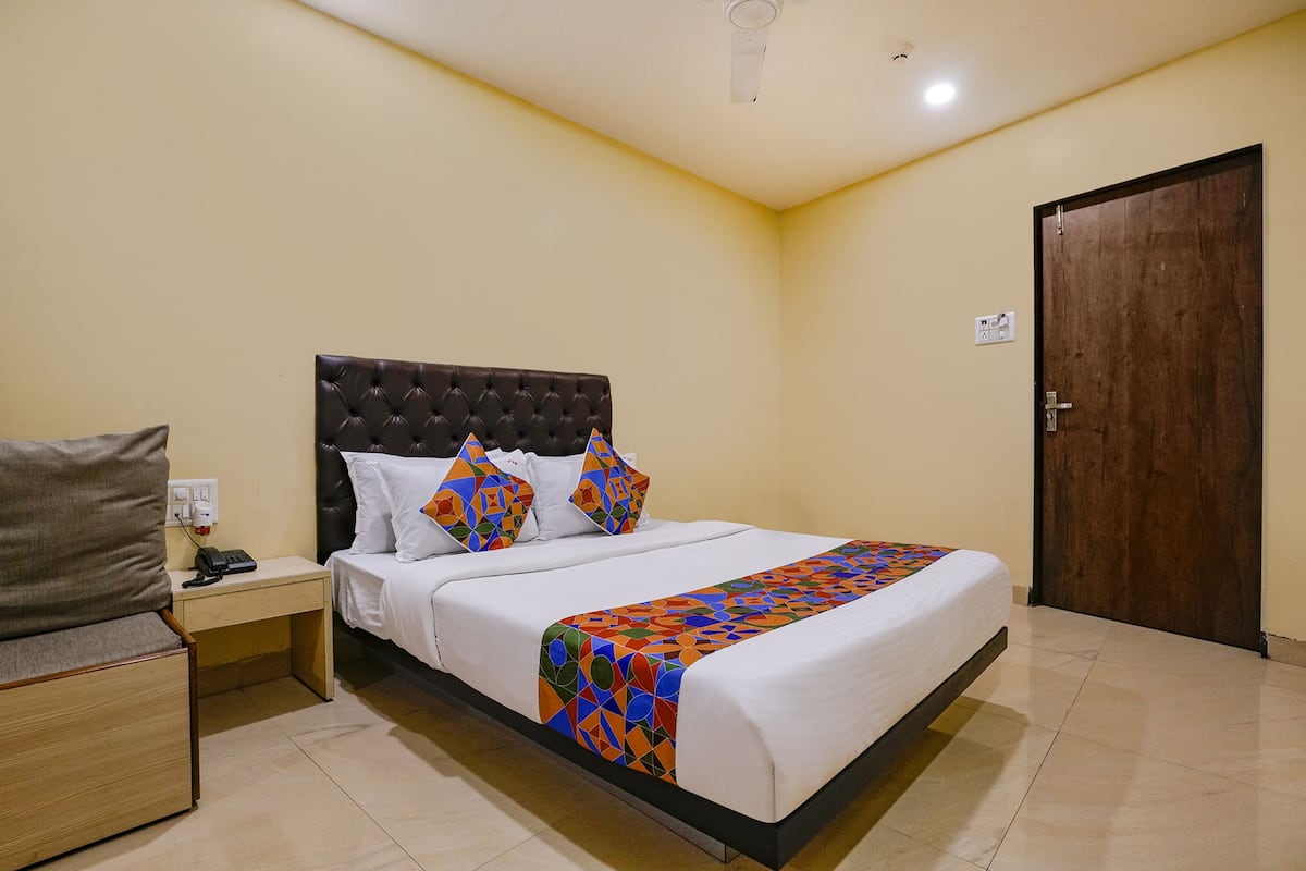 Family Room, 1 King Bed | Egyptian cotton sheets, premium bedding, in-room safe, free WiFi