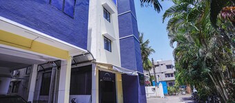 Fabhotel Earth
