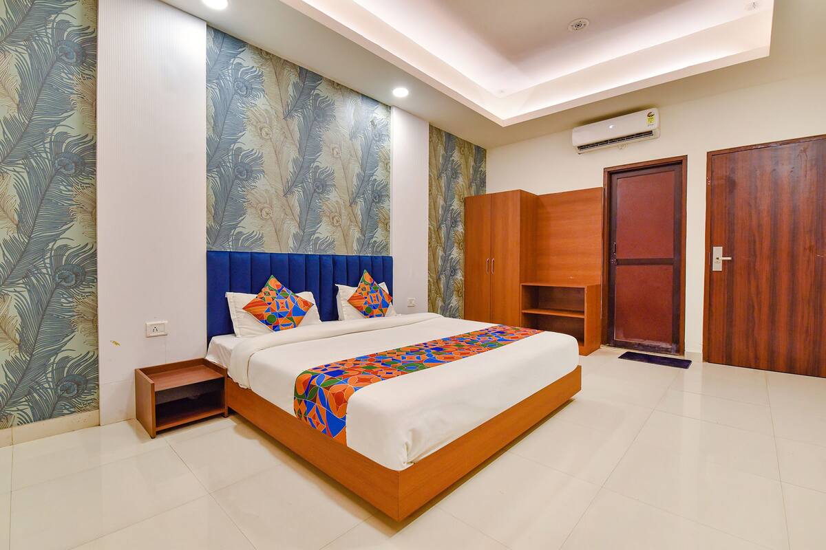 Premium Room | Egyptian cotton sheets, premium bedding, in-room safe, soundproofing