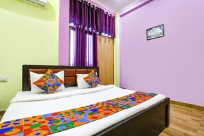 Egyptian cotton sheets, premium bedding, in-room safe, free WiFi