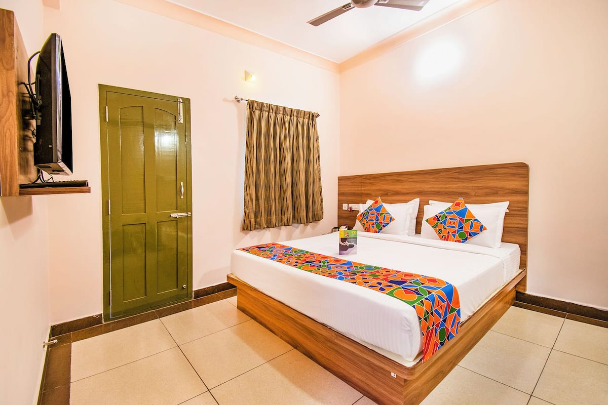 Egyptian cotton sheets, premium bedding, in-room safe, soundproofing