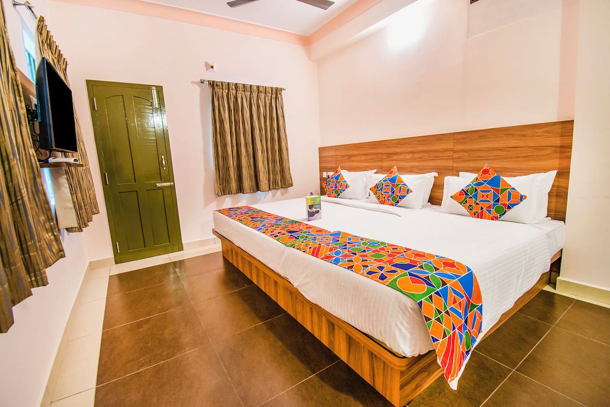 Egyptian cotton sheets, premium bedding, in-room safe, soundproofing