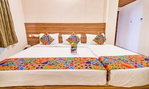 Egyptian cotton sheets, premium bedding, in-room safe, soundproofing - Fabhotel Radha Residency (Vanur)