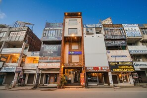 Property entrance - FabHotel Golden City (Amritsar)