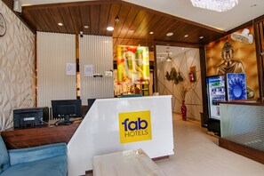Reception - FabHotel Golden City (Amritsar)