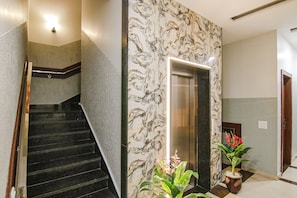 Lobby - FabHotel Golden City (Amritsar)