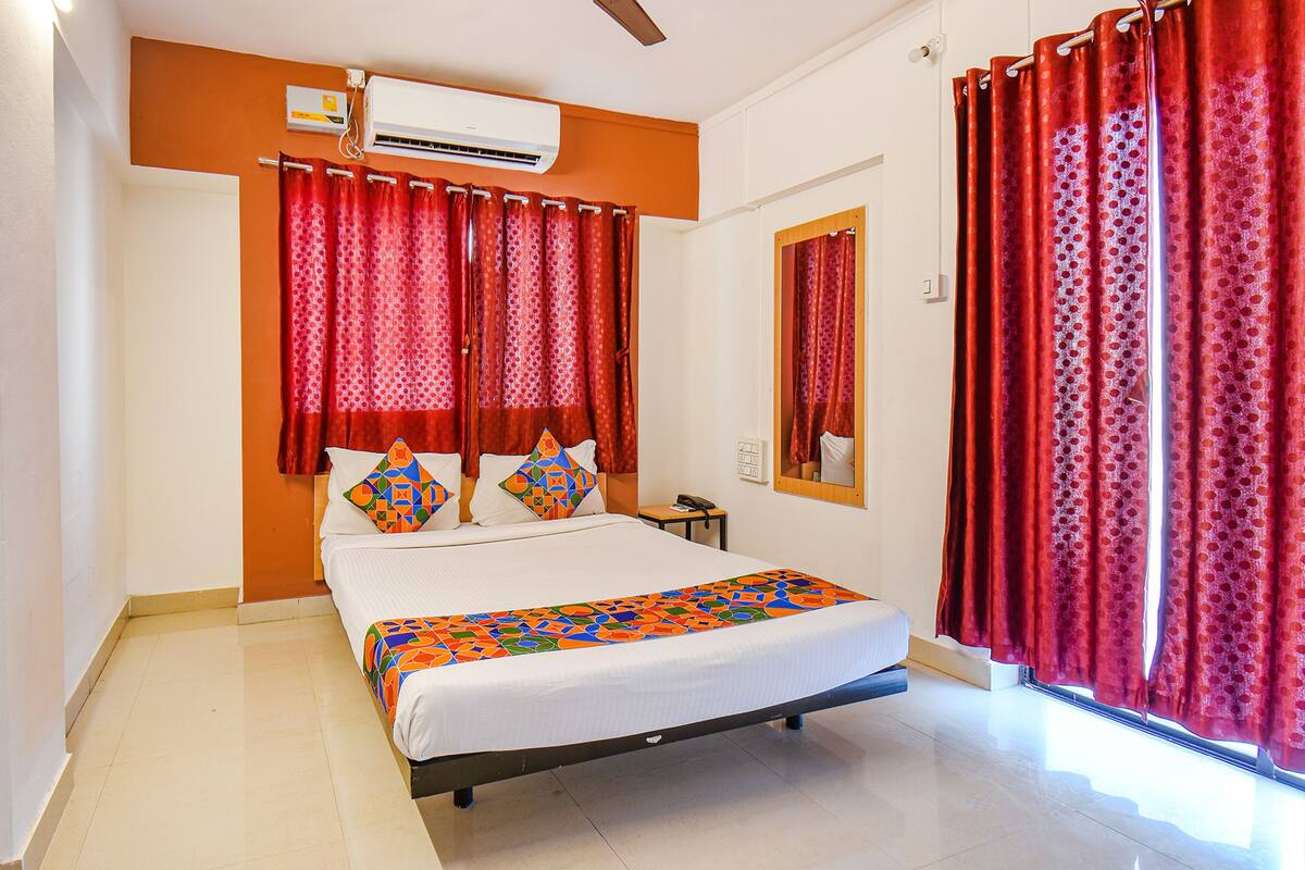 Deluxe Room | Egyptian cotton sheets, premium bedding, in-room safe, free WiFi