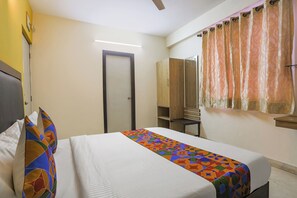 Egyptian cotton sheets, premium bedding, in-room safe, free WiFi