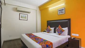 Deluxe Room | Egyptian cotton sheets, premium bedding, in-room safe, free WiFi