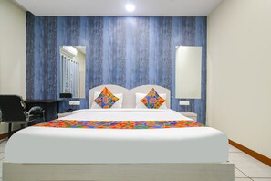 Egyptian cotton sheets, premium bedding, in-room safe, free WiFi