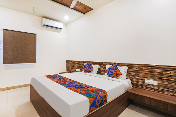 Egyptian cotton sheets, premium bedding, in-room safe, free WiFi - Fabexpress Jai Manglam Service Apartment (Nagpur)
