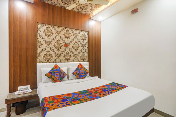 Egyptian cotton sheets, premium bedding, in-room safe, free WiFi - Fabexpress Jai Manglam Service Apartment (Nagpur)