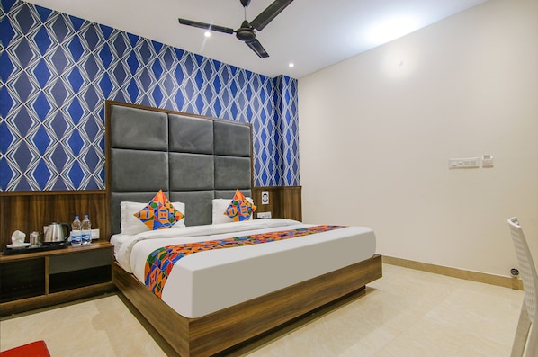 Egyptian cotton sheets, premium bedding, in-room safe, free WiFi