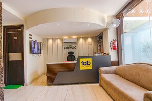 Reception - Fabhotel Lime Wood (Kharar)