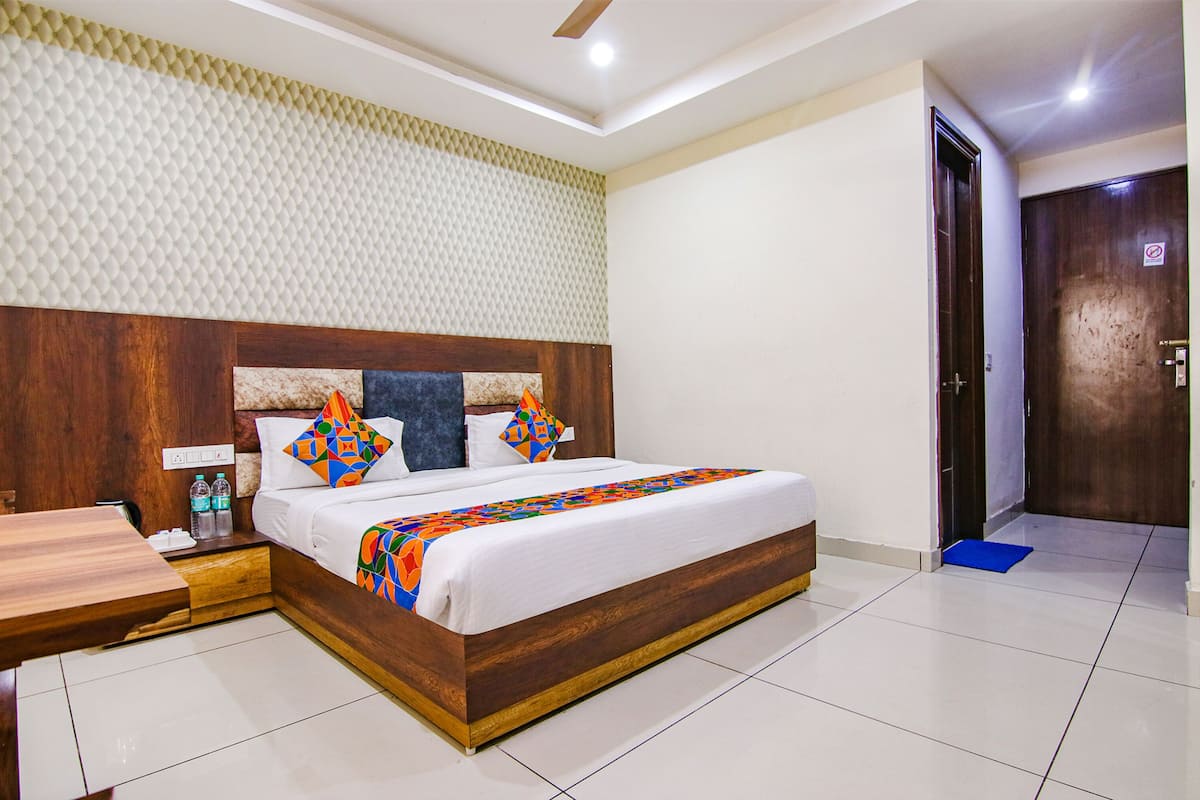 Premium Room | Egyptian cotton sheets, premium bedding, in-room safe, soundproofing