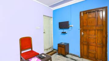 Egyptian cotton sheets, premium bedding, in-room safe, free WiFi