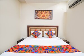 Premium Room | Egyptian cotton sheets, premium bedding, in-room safe, free WiFi - FabHotel Comfort Stay Vaishali - 300m from Chandra Laxmi Hospital, Ghaziyabad Ghaziabad (Ghaziabad)