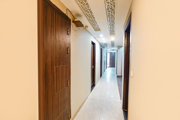 Lobby - FabHotel Comfort Stay Vaishali - 300m from Chandra Laxmi Hospital, Ghaziyabad Ghaziabad (Ghaziabad)