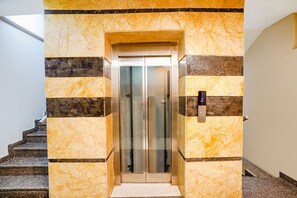 Elevator - Fabhotel Cloud 9 Shopprix Mall (Ghaziabad)