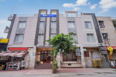 FabHotel Comfort Stay Vaishali - 300m from Chandra Laxmi Hospital, Ghaziyabad Ghaziabad