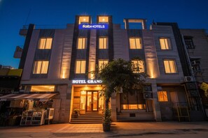 Front of property - FabHotel Comfort Stay Vaishali - 300m from Chandra Laxmi Hospital, Ghaziyabad Ghaziabad (Ghaziabad)