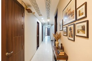 Lobby - FabHotel Comfort Stay Vaishali - 300m from Chandra Laxmi Hospital, Ghaziyabad Ghaziabad (Ghaziabad)